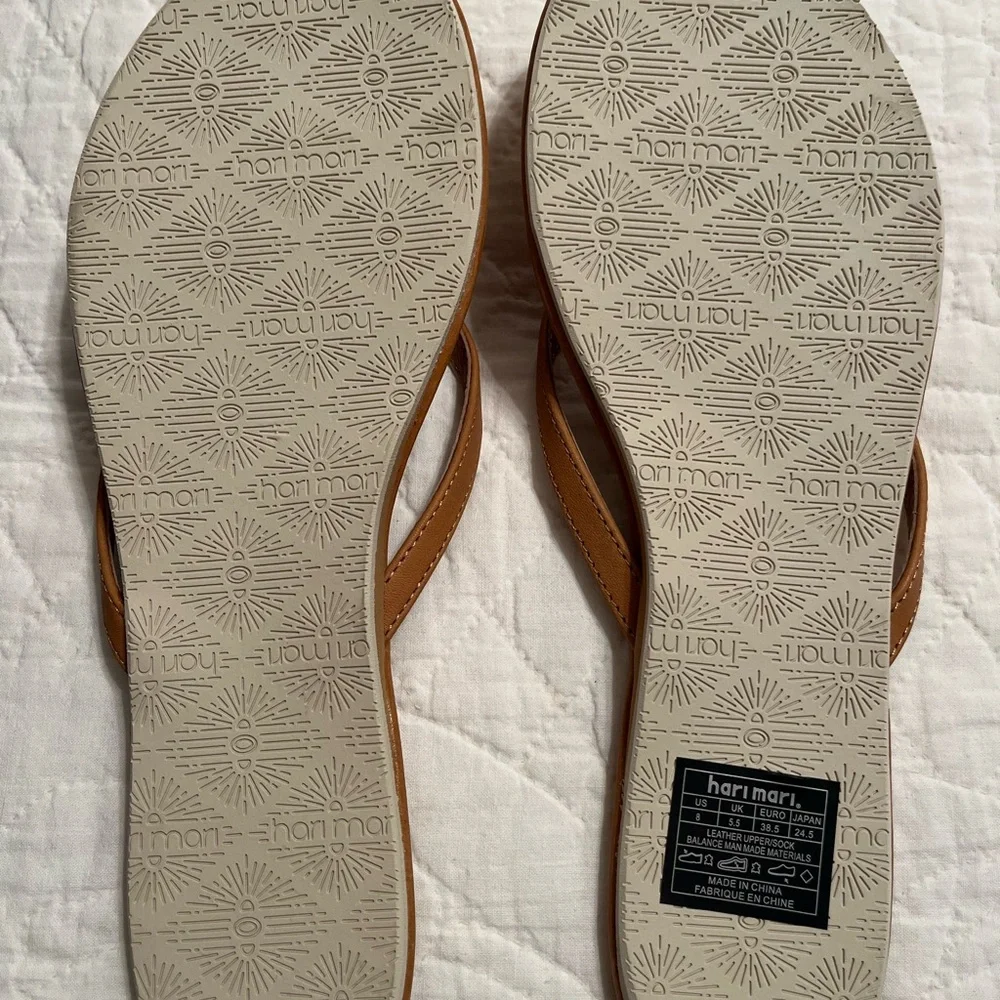 Hari Mari Women’s “Mari” Tan Leather Flip Flops Sandals Size 8 *New In Box* - Picture 6 of 14